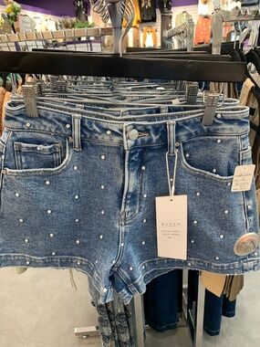 Risen shorts with white polka dots